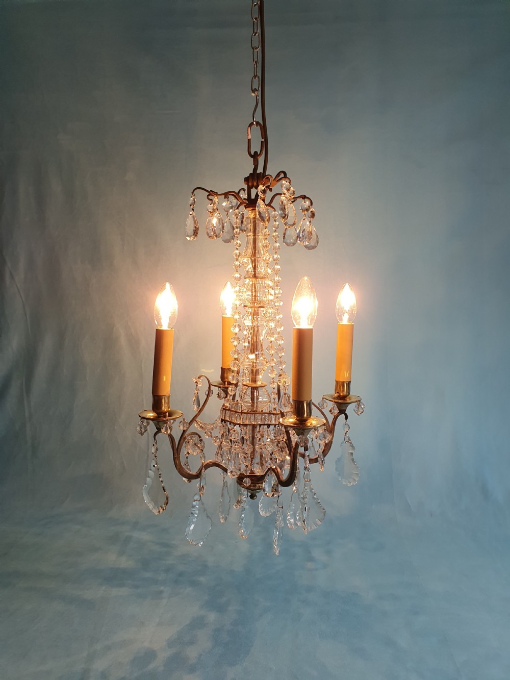 4 arm French chandelier with flat drips View V