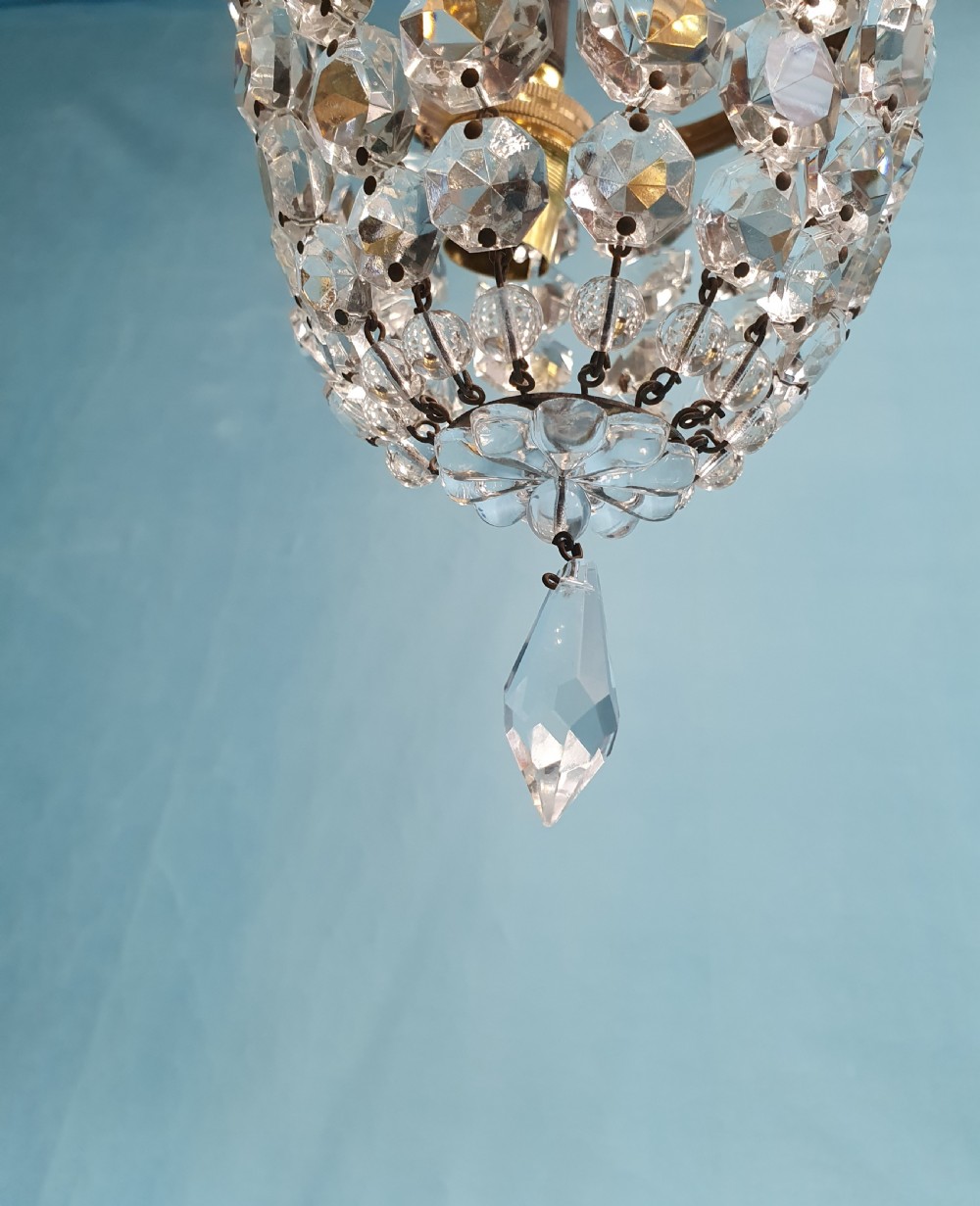 Early 20th-century pair of small bag chandeliers 5