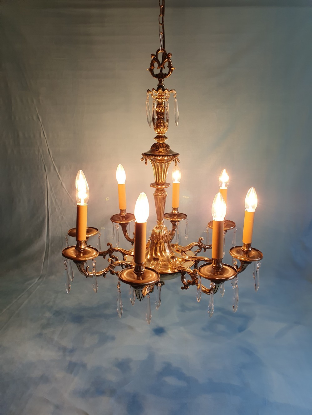 Early 20th century Large eight arm brass chandelier 24
