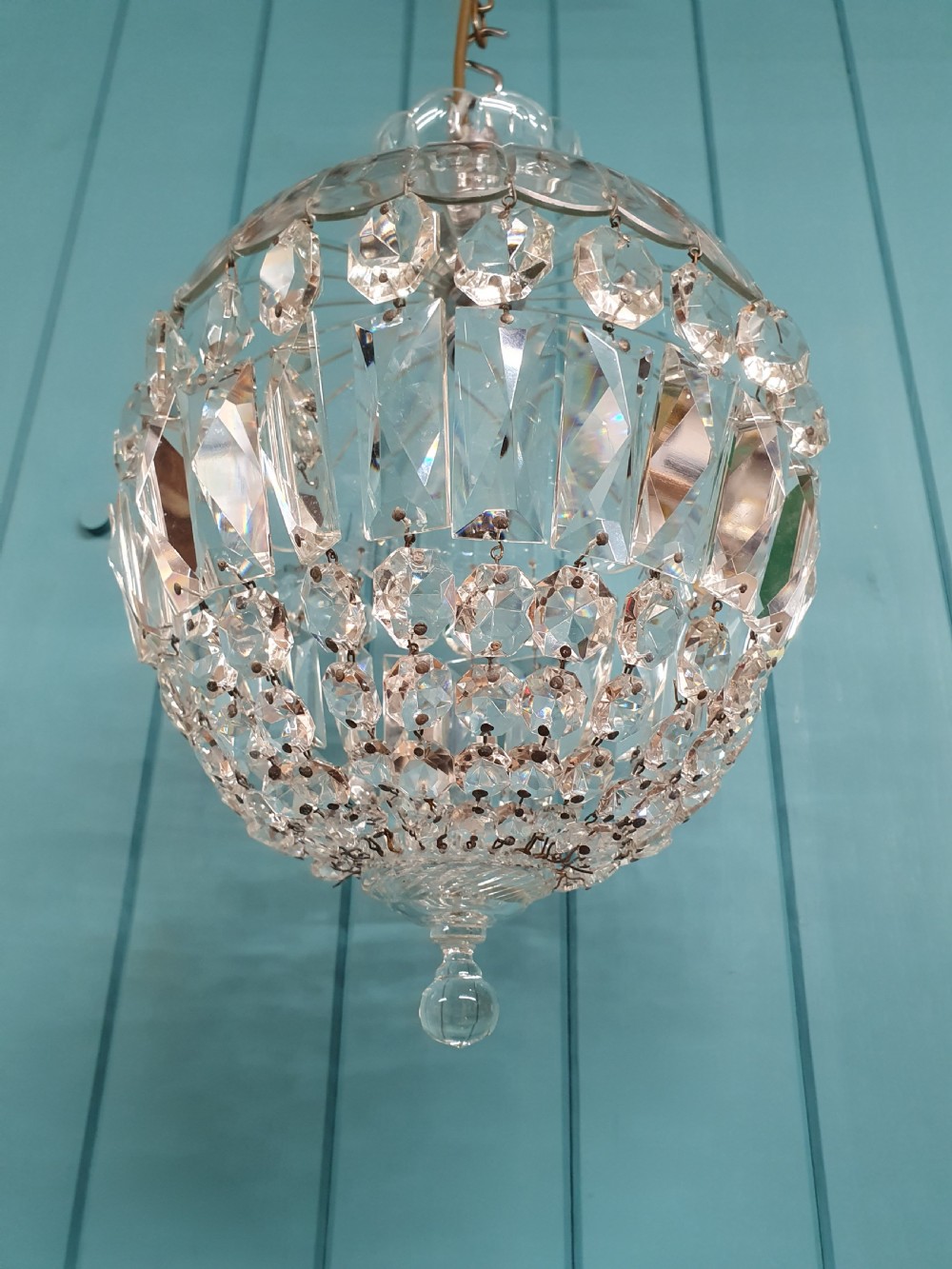Early 20th century dome top chandelier with coffin prisms 10