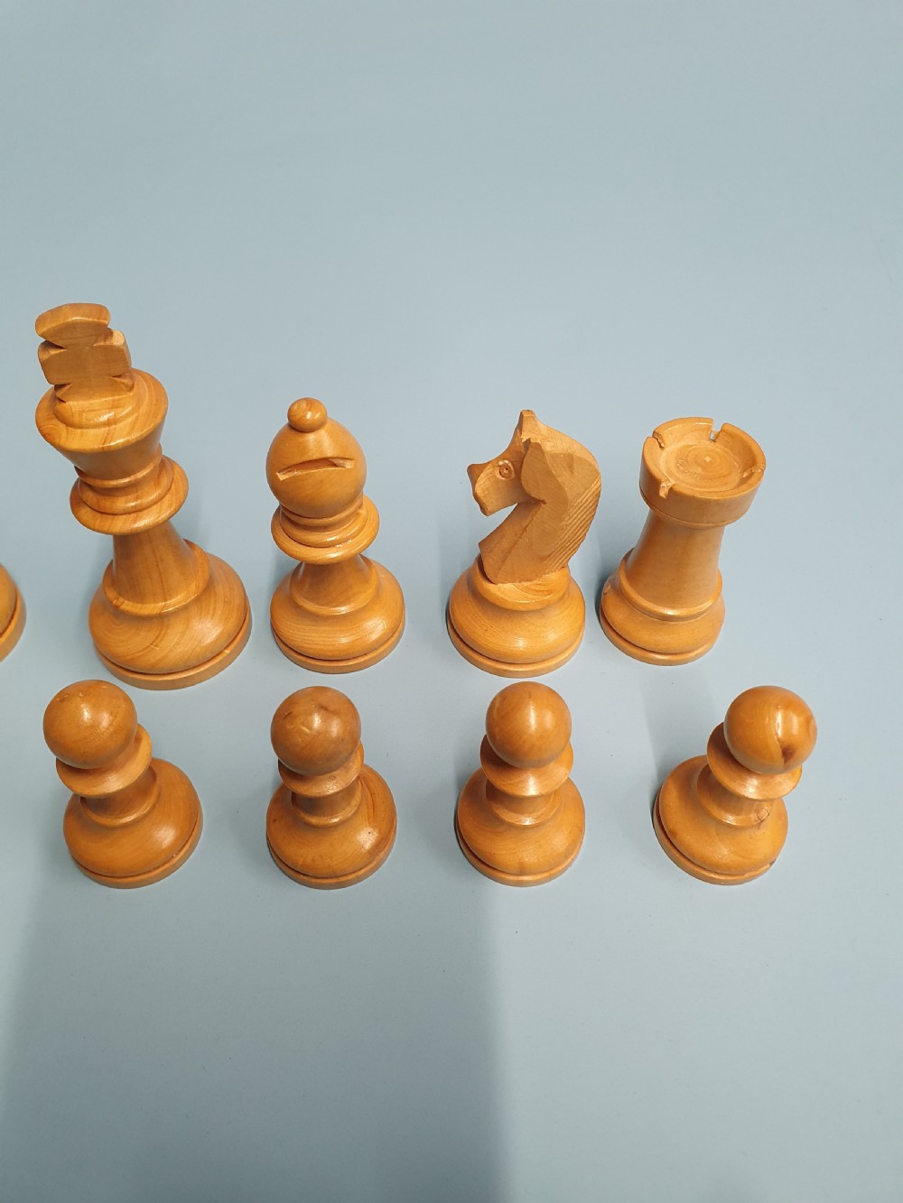 Early 20th century chess set in box wood View III