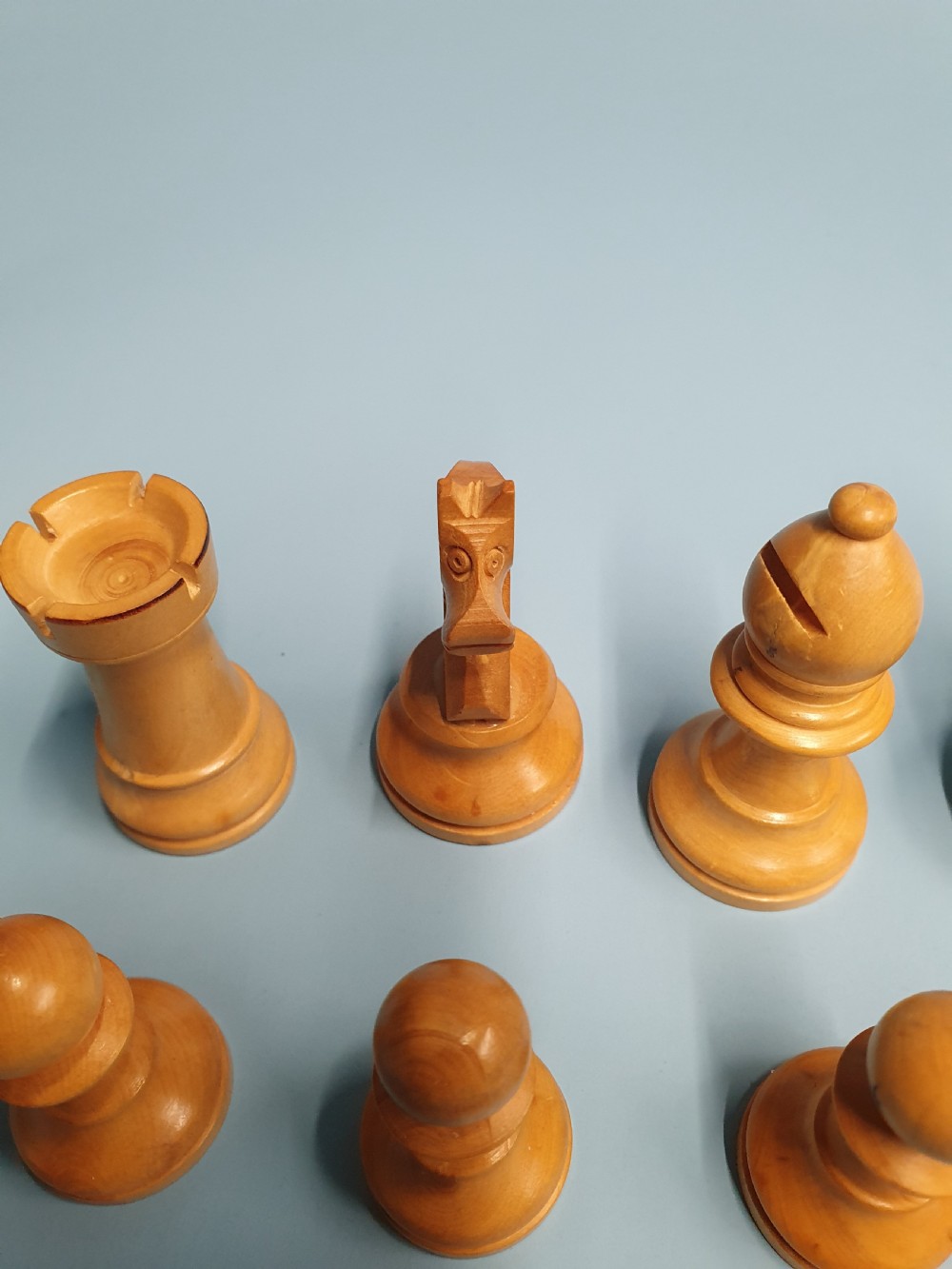 Early 20th century chess set in box wood View V