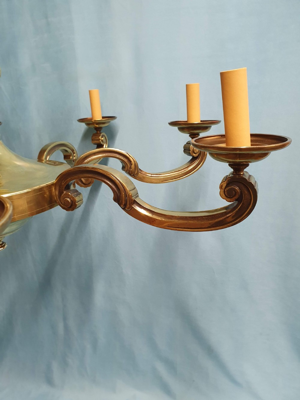 Large Dutch style brass chandelier early 20th century 38