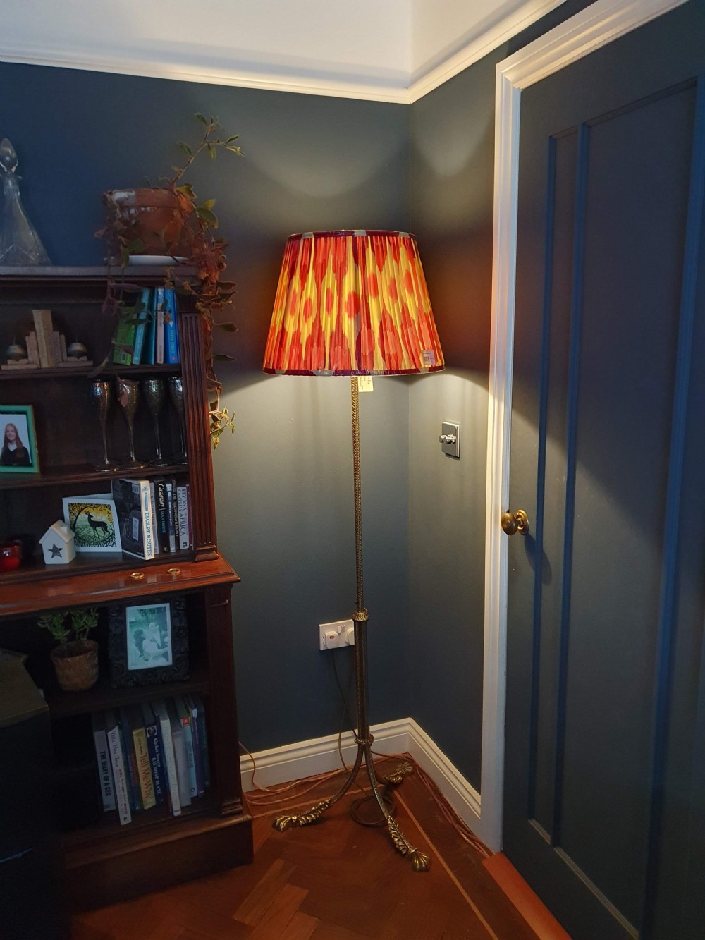 Early 20th century brass standard lamp View V