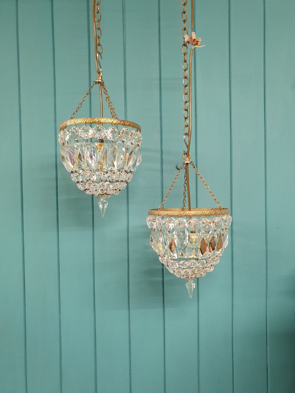 Pair of early 20th century bag chandelier with prisms 8