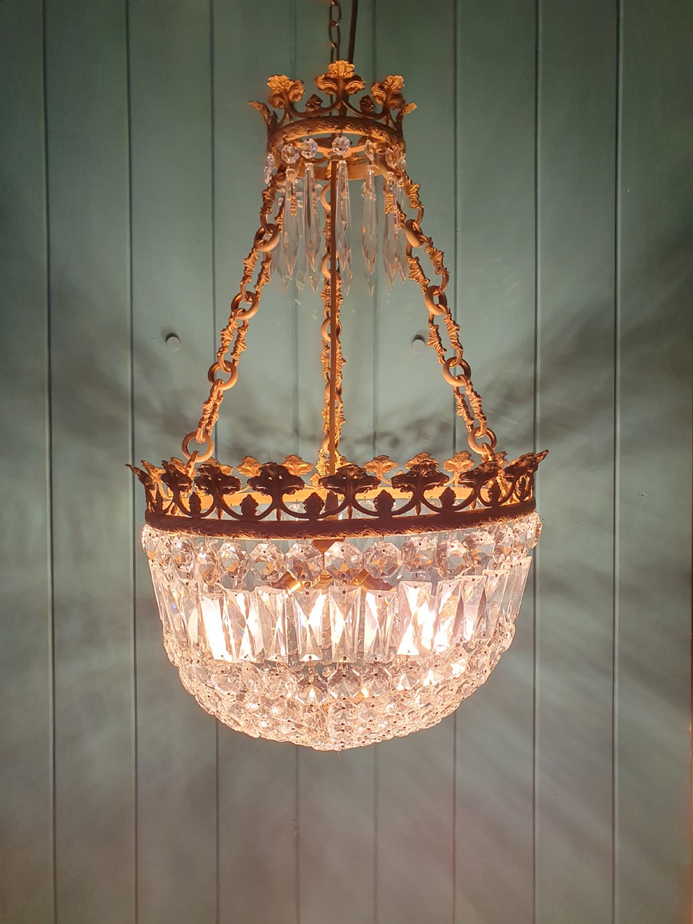 Early 20th century large bag chandelier with super quality chain 17