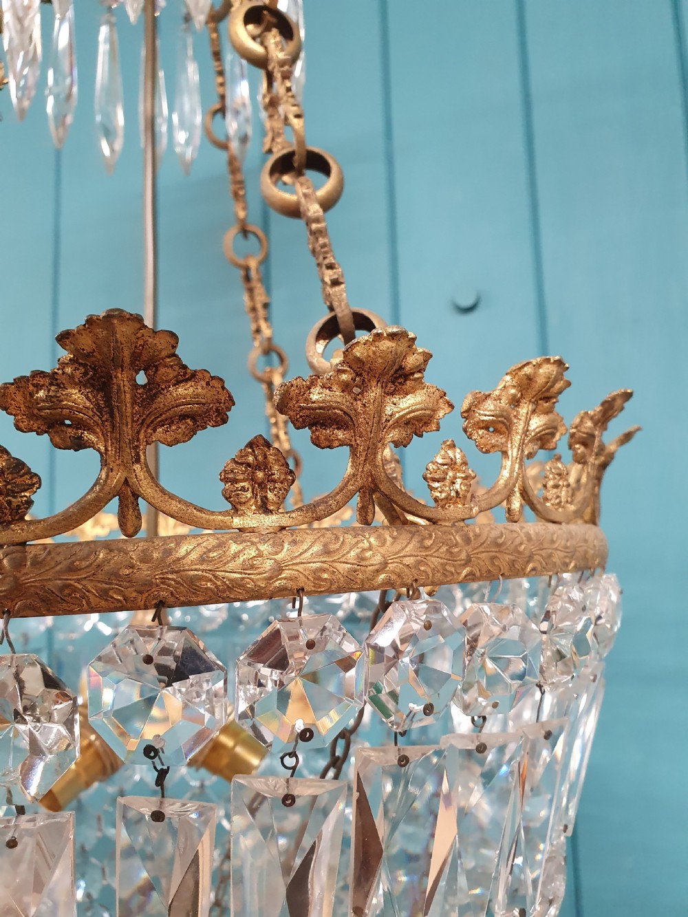 Early 20th century large bag chandelier with super quality chain 17