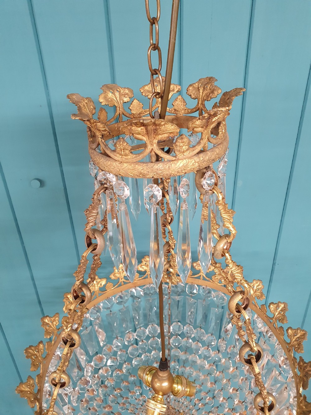 Early 20th century large bag chandelier with super quality chain 17