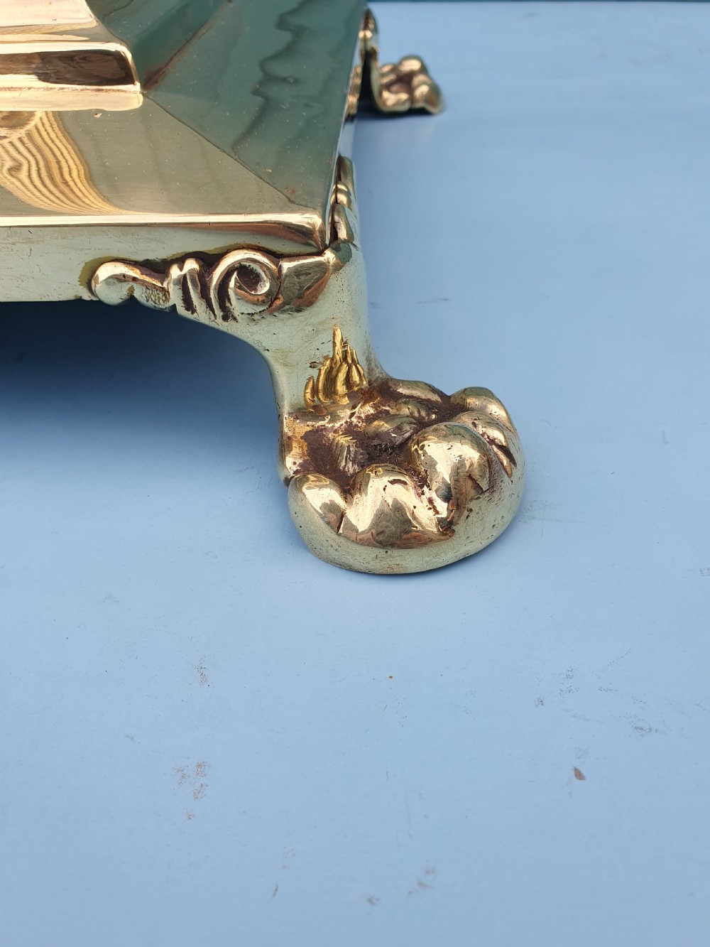Victorian standard lamp in brass. C1880 View II