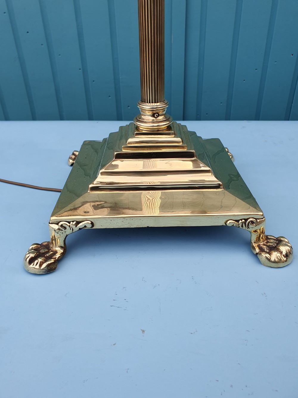 Victorian standard lamp in brass. C1880 View III