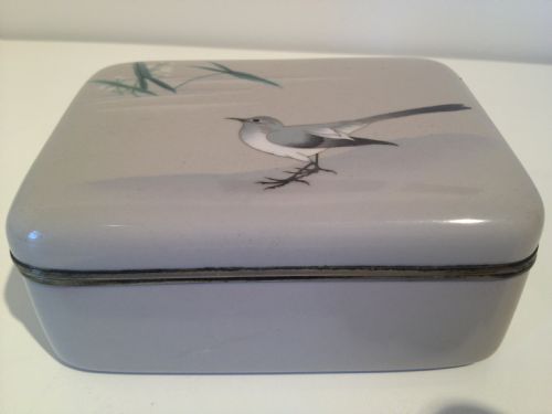 fig 1. SUPERB QUALITY JAPANESE CLOISONNE SILVER WIRED LIDDED BOX