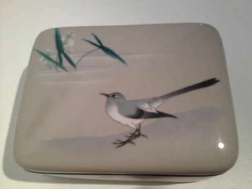 SUPERB QUALITY JAPANESE CLOISONNE SILVER WIRED LIDDED BOX View III