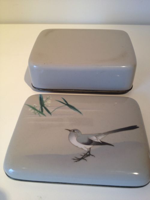 SUPERB QUALITY JAPANESE CLOISONNE SILVER WIRED LIDDED BOX View V
