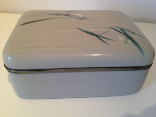 SUPERB QUALITY JAPANESE CLOISONNE SILVER WIRED LIDDED BOX View VII