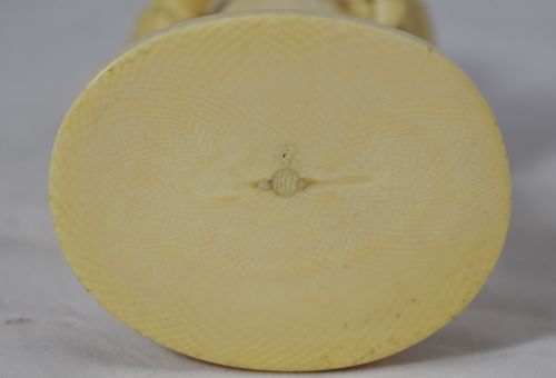 JAPANESE ONE PIECE IVORY OKIMONO SIGNED - ADDITIONAL PHOTO 6