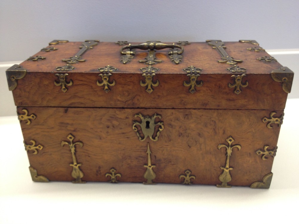LARGE FINE QUALITY POLLARD OAK TEA CADDY