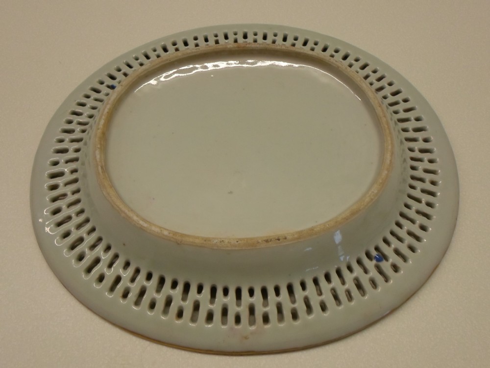 FINE QUALITY 19TH CENTURY CHINESE ROSE MEDALLION CANTONESE DISH View XIV