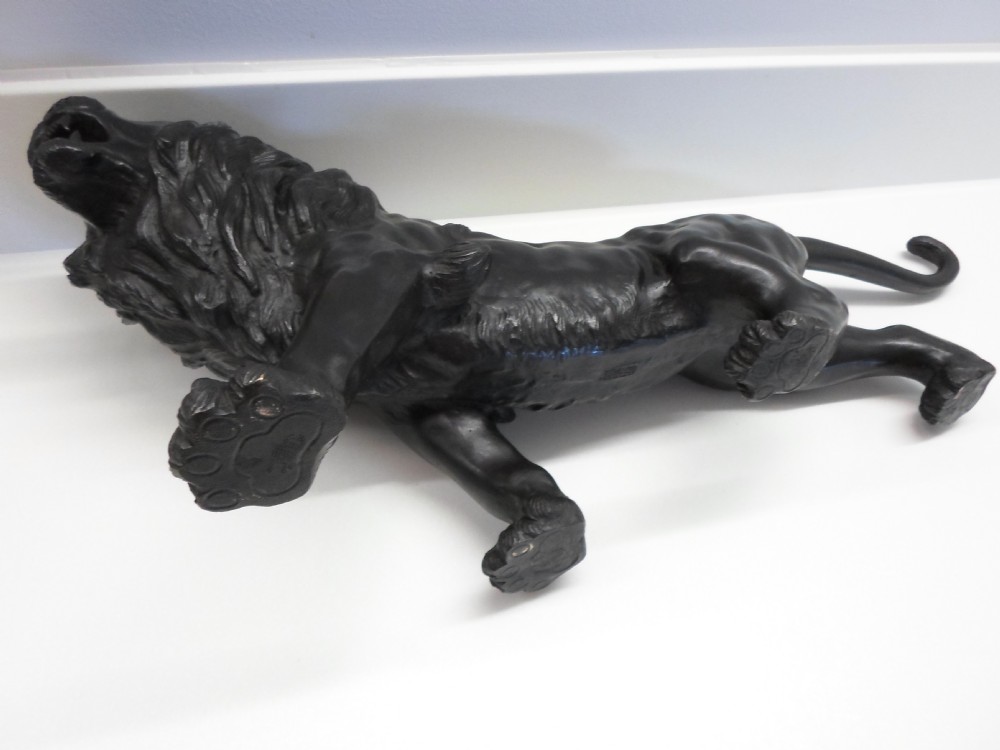 LARGE JAPANESE BRONZE LION SIGNED BY GENRYUSAI SEIYA View IV