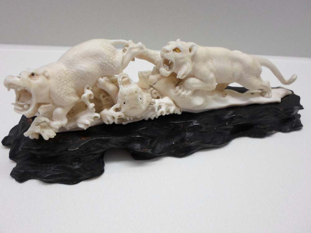 FANTASTIC JAPANESE IVORY OKIMONO LION AND HIPPOPOTAMUS GROUP  View III