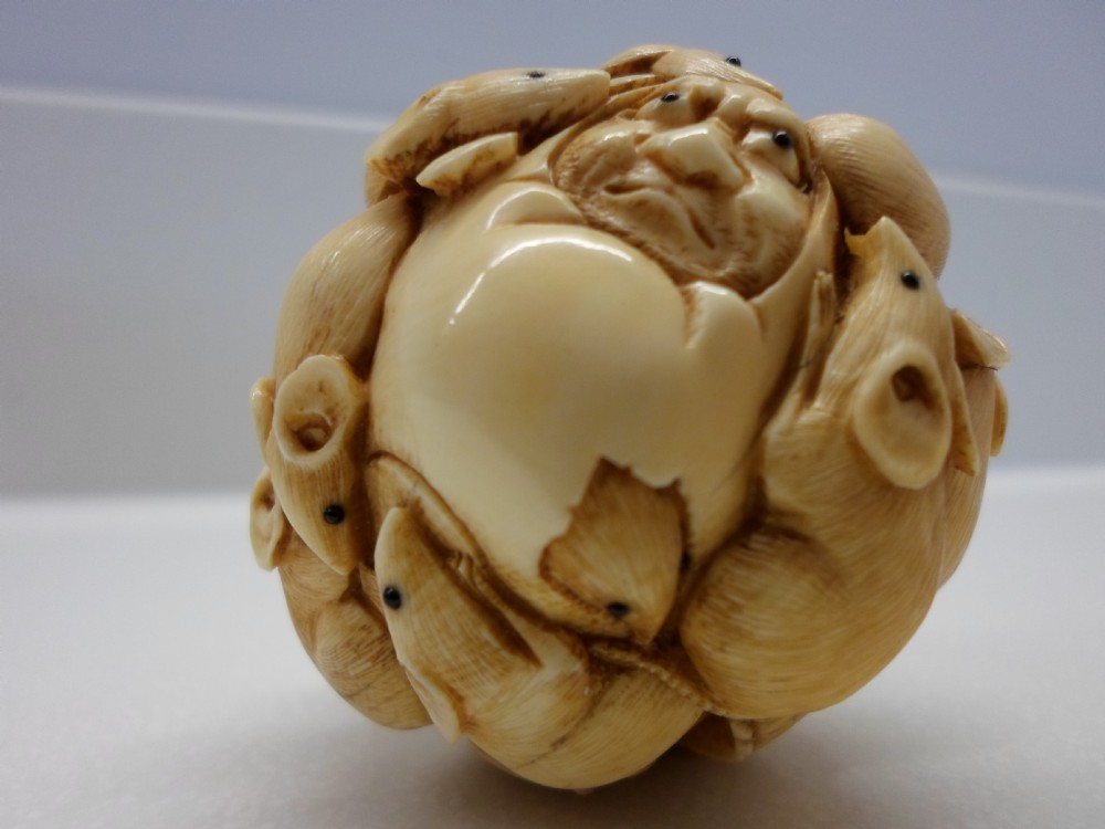  JAPANESE IVORY DARUMA DOLL RAT BALL . View VIII