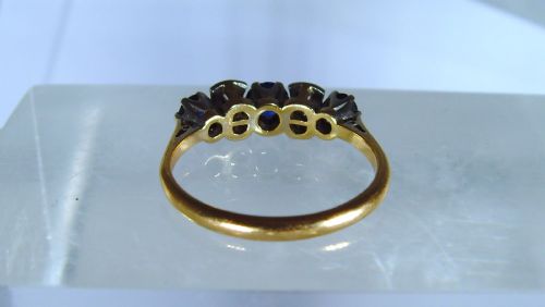 SOLD TO GRAHAM ART DECO 18 CT GOLD PLATINUM DIAMOND AND SAPPHIRE RING - ADDITIONAL PHOTO 4