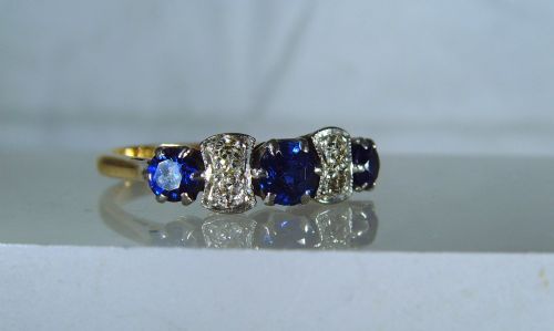 SOLD TO GRAHAM ART DECO 18 CT GOLD PLATINUM DIAMOND AND SAPPHIRE RING - ADDITIONAL PHOTO 5