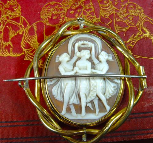 ANTIQUE VICTORIAN THREE GRACES LARGE CAMEO REVERSABLE LOCKET BROOCH - ADDITIONAL PHOTO 4