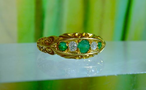 RESERVED FOR REBECCA ANTIQUE EDWARDIAN 18 CT YELLOW GOLD DIAMOND AND EMERALD RING - ADDITIONAL PHOTO 1