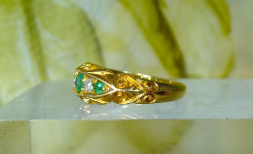 RESERVED FOR REBECCA ANTIQUE EDWARDIAN 18 CT YELLOW GOLD DIAMOND AND EMERALD RING - ADDITIONAL PHOTO 2