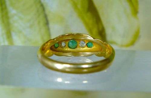 RESERVED FOR REBECCA ANTIQUE EDWARDIAN 18 CT YELLOW GOLD DIAMOND AND EMERALD RING - ADDITIONAL PHOTO 4