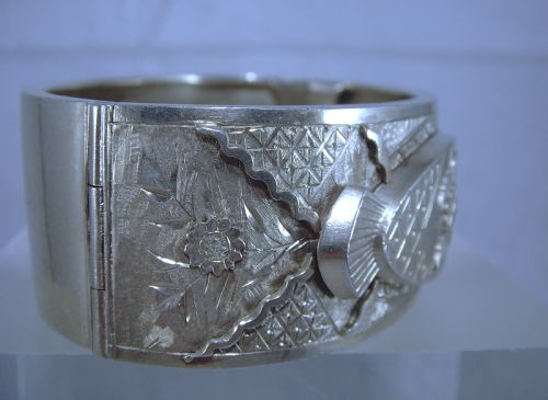ANTIQUE VICTORIAN AESTHETIC MOVEMENT SILVER BANGLE - ADDITIONAL PHOTO 4