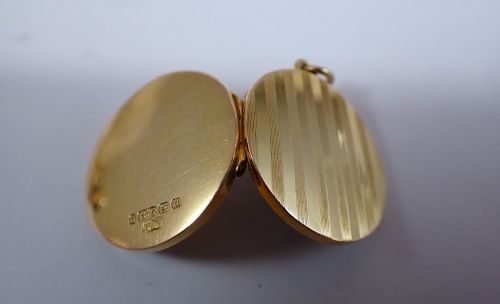 ANTIQUE EDWARDIAN 9CT GOLD LOCKET - ADDITIONAL PHOTO 1