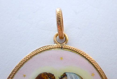 ANTIQUE EDWARDIAN ARTS AND CRAFTS MADONNA AND CHILD ENAMEL PENDANT MARY AND JESUS PENDANT - ADDITIONAL PHOTO 2