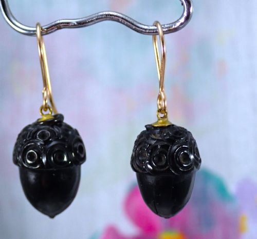 sold antique victorian whitby jet acorn earrings on 9ct gold wires - CATEGORY: ANTIQUE JEWELLERY - DATED 1880