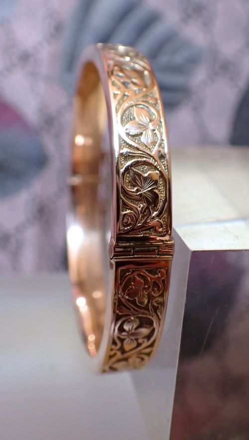 ANTIQUE EDWARDIAN 9CT ROSE AND YELLOW GOLD BANGLE - ADDITIONAL PHOTO 2