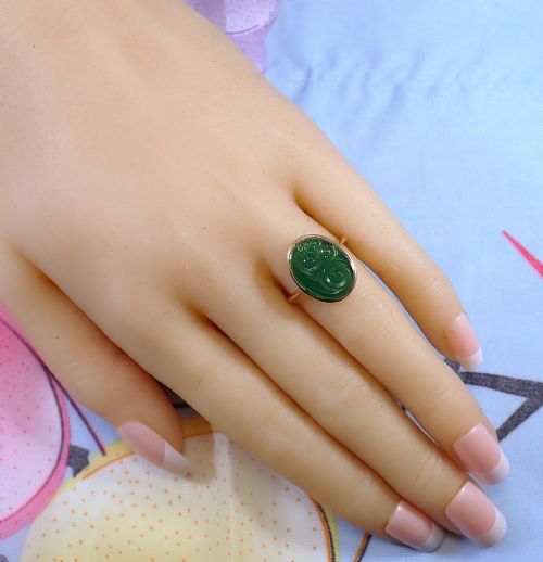ART DECO CARVED CHALCEDONY GOLD RING - ADDITIONAL PHOTO 2