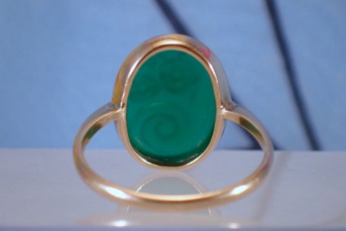 ART DECO CARVED CHALCEDONY GOLD RING - ADDITIONAL PHOTO 8