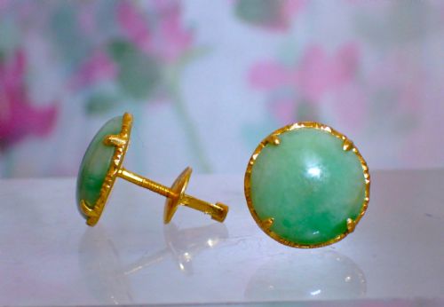 VINTAGE MID CENTURY 18CT GOLD JADE 11 MM STUDS EARRINGS - ADDITIONAL PHOTO 1