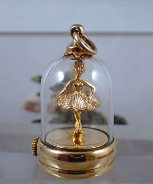 VINTAGE 1960S 9 CT GOLD BALLERINA IN A GLASS DOME MECHANICAL CHARM