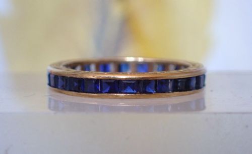 MID CENTURY VINTAGE CHANNEL SET SYNTHETIC SAPPHIRE GOLD ETERNITY RING
