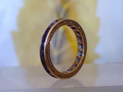 MID CENTURY VINTAGE CHANNEL SET SYNTHETIC SAPPHIRE GOLD ETERNITY RING - ADDITIONAL PHOTO 2