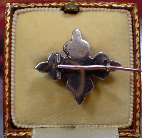 ANTIQUE GEORGIAN SILVER AND GOLD BLACK DOT AND RUBY PASTE BROOCH - ADDITIONAL PHOTO 3