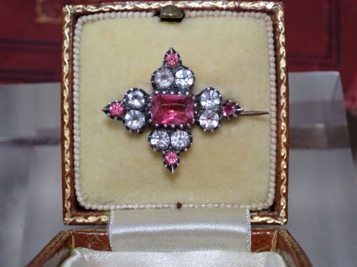 ANTIQUE GEORGIAN SILVER AND GOLD BLACK DOT AND RUBY PASTE BROOCH - ADDITIONAL PHOTO 4