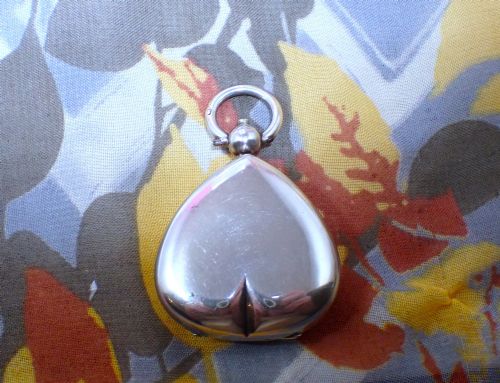 ANTIQUE VICTORIAN STERLING SILVER HEART SHAPE SOVEREIGN HOLDER - ADDITIONAL PHOTO 1