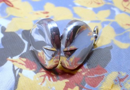 ANTIQUE VICTORIAN STERLING SILVER HEART SHAPE SOVEREIGN HOLDER - ADDITIONAL PHOTO 2
