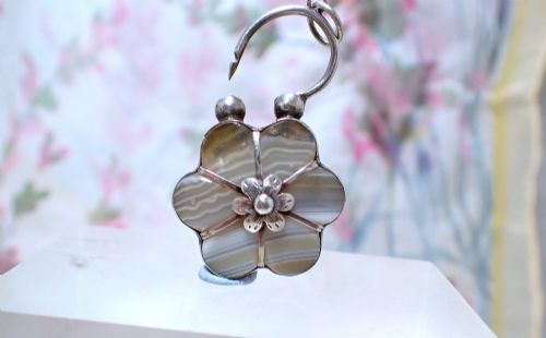 ANTIQUE VICTORIAN SCOTTISH STERLING SILVER AND AGATE FLOWER SHAPE PADLOCK
