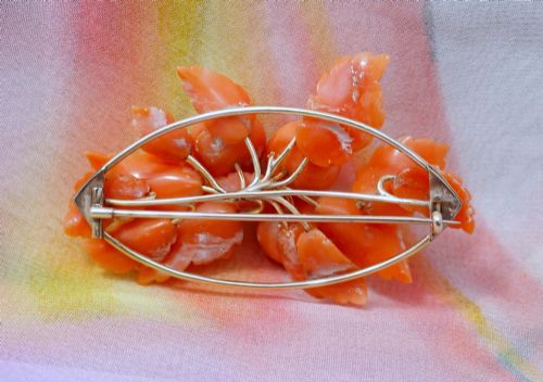 ANTIQUE VICTORIAN LARGE CORAL 15CT GOLD APPLE AND LEAVES BROOCH - ADDITIONAL PHOTO 3