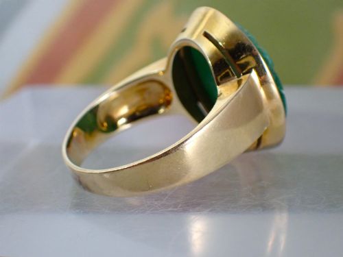 MIDCENTURY NATURAL GREEN JADEITE JADE YELLOW GOLD RING - ADDITIONAL PHOTO 2