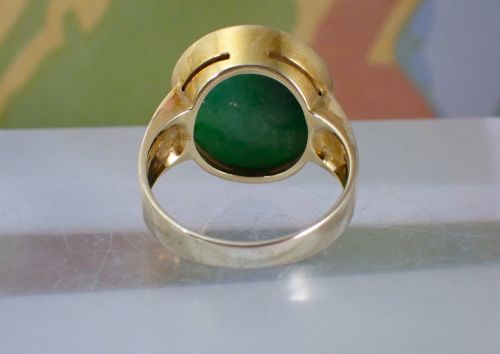 MIDCENTURY NATURAL GREEN JADEITE JADE YELLOW GOLD RING - ADDITIONAL PHOTO 9