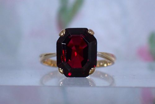 Antique Art Deco 9ct Yellow  Gold Garnet Ring